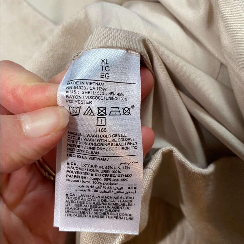 Old Navy Beige Women's Vest - Picture 4 of 6
